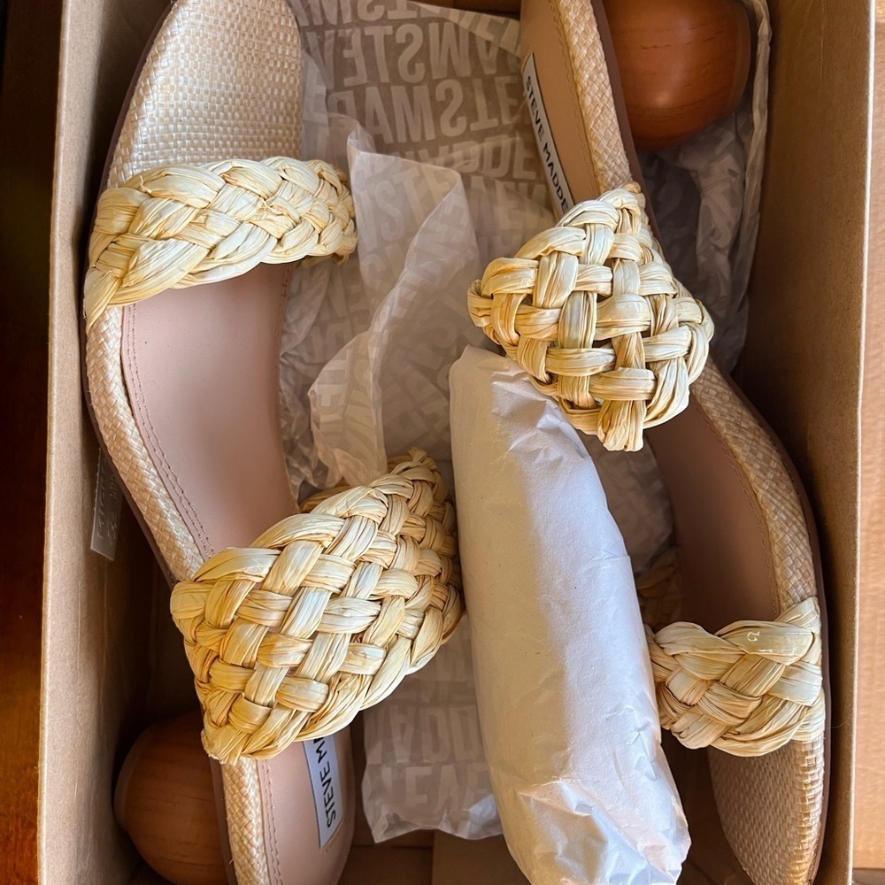 Steve Madden Cream Woven Sandals - Picture 6 of 8